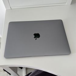 2018 macbook 12 in perfect conditions 
