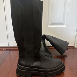 Women’s Black Boots Size 9.5
