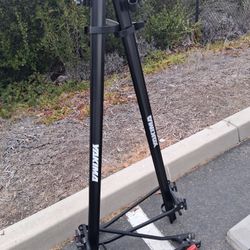 Yakima Lockjaw Bike Bicycle Upright Tray - Roof Top Rack Mount Carrier Pair