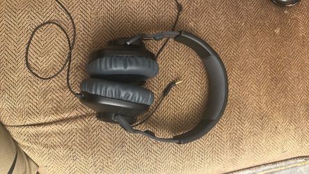 JBL headset