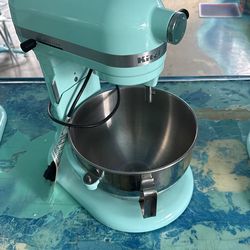 Kitchen aide Mixer  NEW MODEL