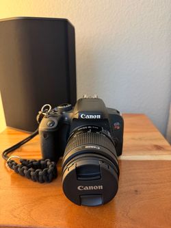 Canon EOS Rebel T7i DSLR with 18-55mm Lens