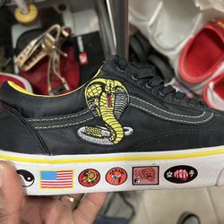 Vans cobra Kai like new size 11.5 $140 With Hoodie 