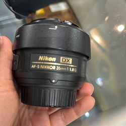 Nikon 35mm f/1.8G AF‑S DX Nikkor Lens