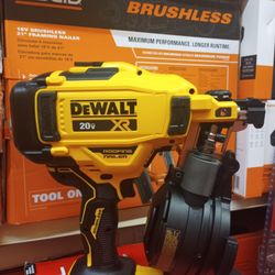 DEWALT 20V MAX XR BRUSHLESS ROOFING NAILER (TOOL ONLY)