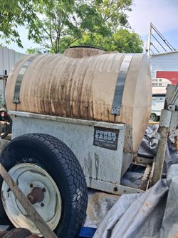 Car detailed water sprayer trailer