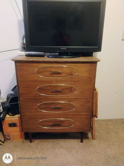 Broyhill Mid Century Walnut Dresser