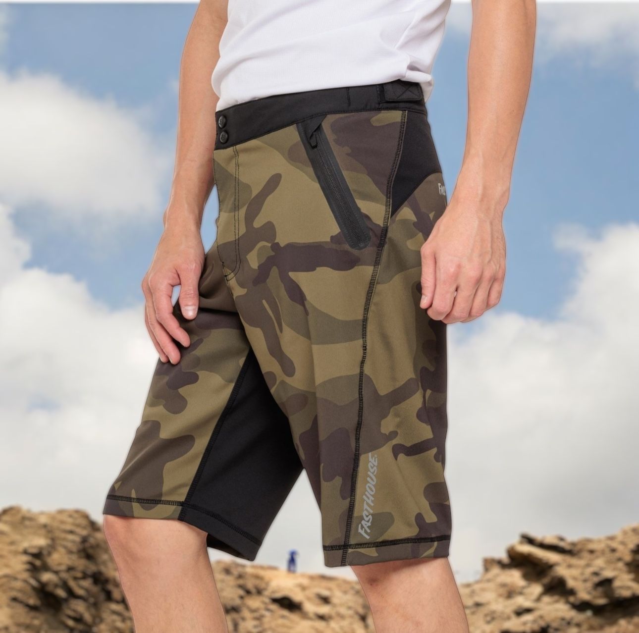 Fasthouse Men’s Crossline 2.0 Camo Green Mountain Bike Shorts Sz 38 / XL