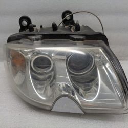 04-08 Maserati Quattroporte M139 Front Right Xenon Headlight Lamp OEM AK221009