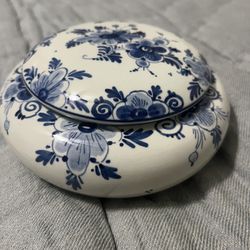 Round RARE PERFECT DELFT BLUE