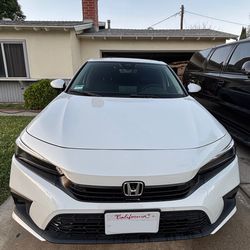 2024 White Honda Civic Touring 4D