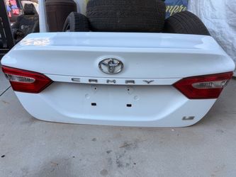 Toyota Camry LE Trunk Lid with Tail Lights