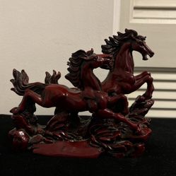 Beautiful Horses Figurine  Statue ( L 8.25”)