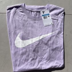 New Men’s Nike T Shirt Size Medium 