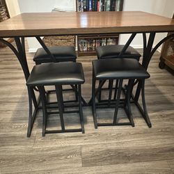 Pub And Stool Table Set