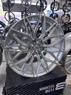 B Flow Technik Silver Multi-Spoke Alloy Wheel. 22x10.    6 x139