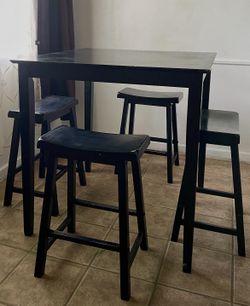 Tall Table with 4 Stools