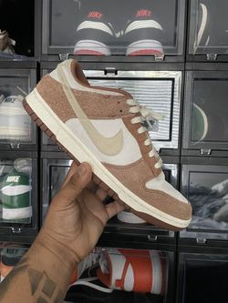 Nike Dunk Low “curry” 