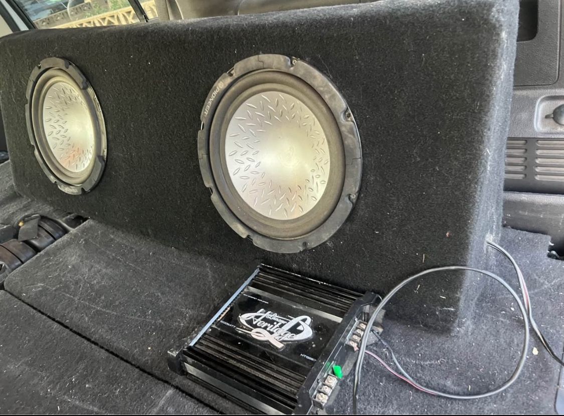 ($170 Firm) 2/12s Pioneer / 1000 watt amp / single cab sub box