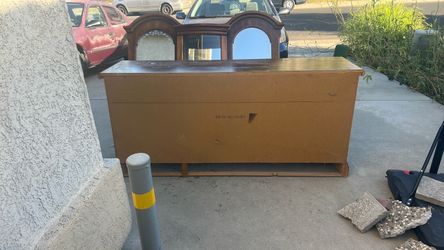 Cubbord/ shelf