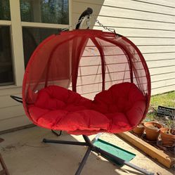 Pumpkin loveseat (hanging chair with stand)