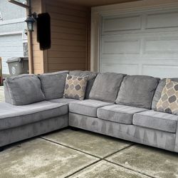 Comfy Ashley Furniture Sectional Couch/Sofa | FREE DELIVERY