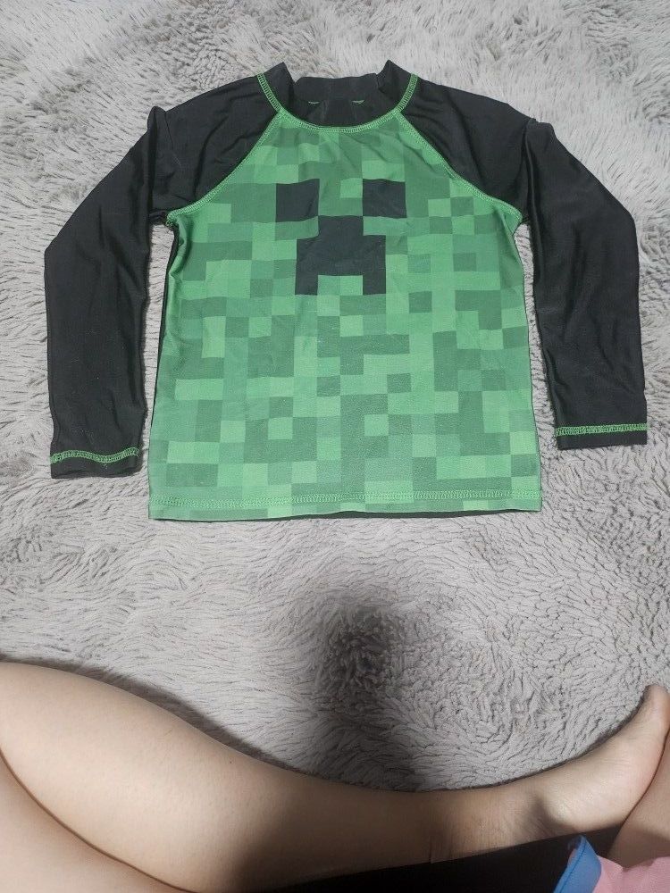 MiNECRAFT CREEPER Boys Black/Green RashGuard Swim Shirt