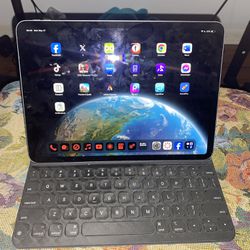 iPad Pro 11 Inch 4th Gen 2022 Model. 128GB With Smartfolio Keyboard Case. 