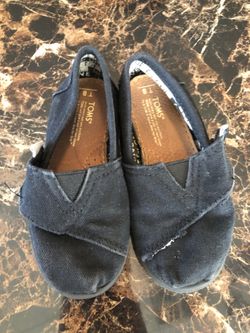 Toddler Toms size 8 black
