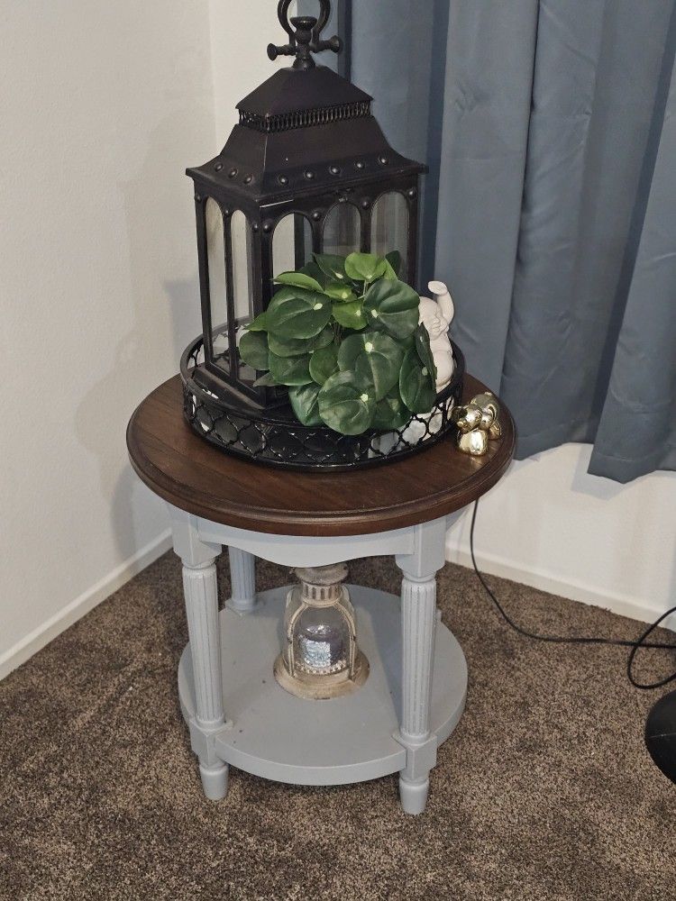 Round Corner Wooden Table