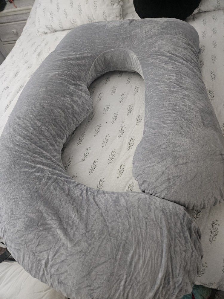 Free Maternity Pillow
