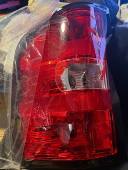07-13 silverado rear tail light driverside