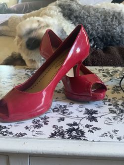 Like new gorgeous comfortable heels!