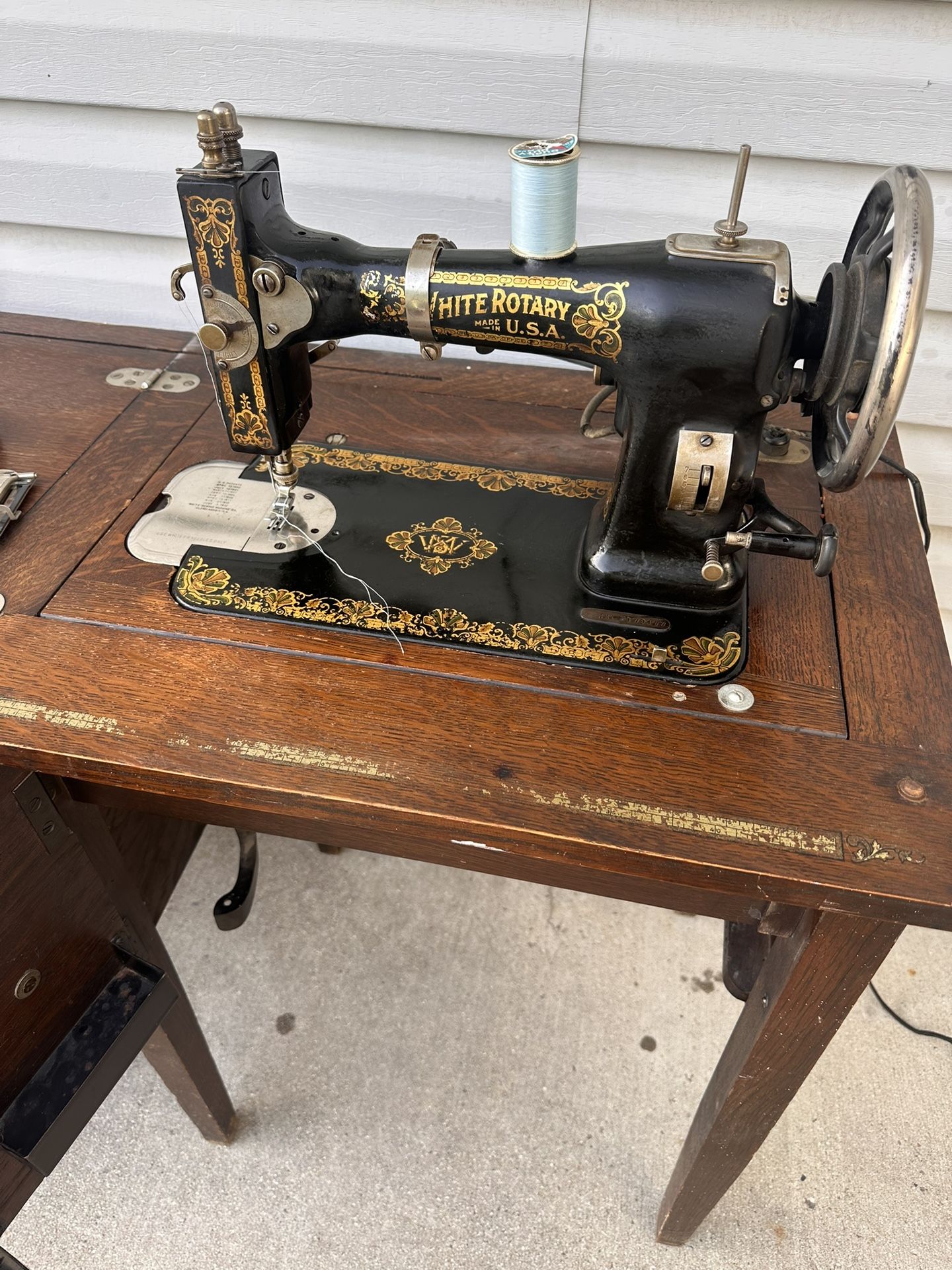 Vintage White Rotary USA Sewing Machine in Original Case Electricity $150 • WEST VALLEY CITY, UT