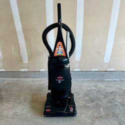 BISSELL PowerForce Bagless Upright Vacuum - 12 Amp Model 3525-2