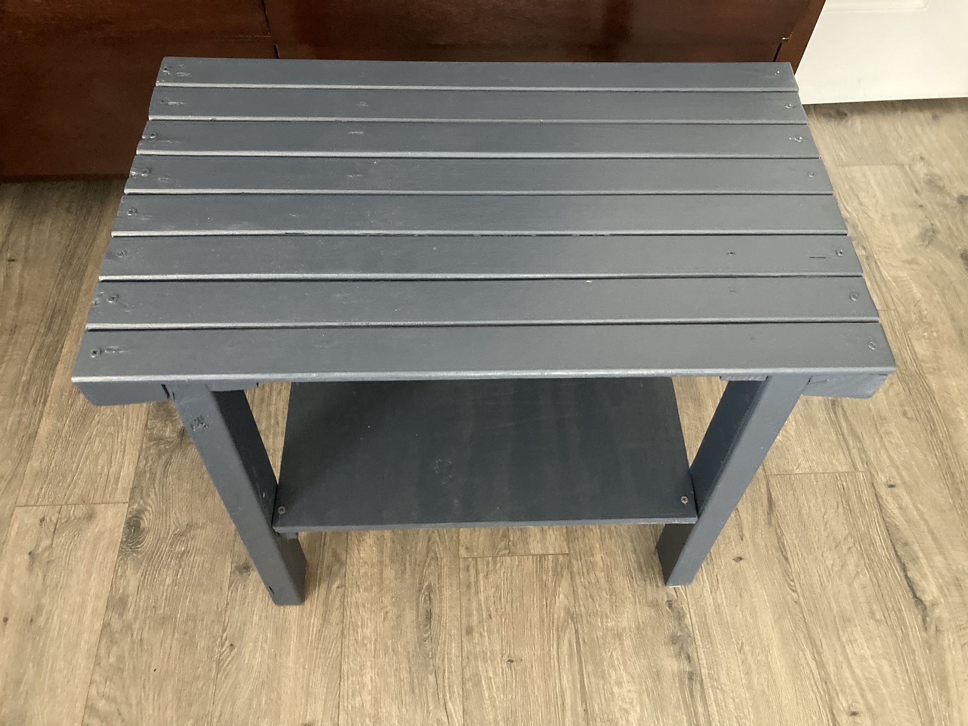 Beautiful Solid Heavy Duty Table With Shelf NEW 