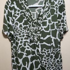 Allison Daily Top size Woman's Medium 