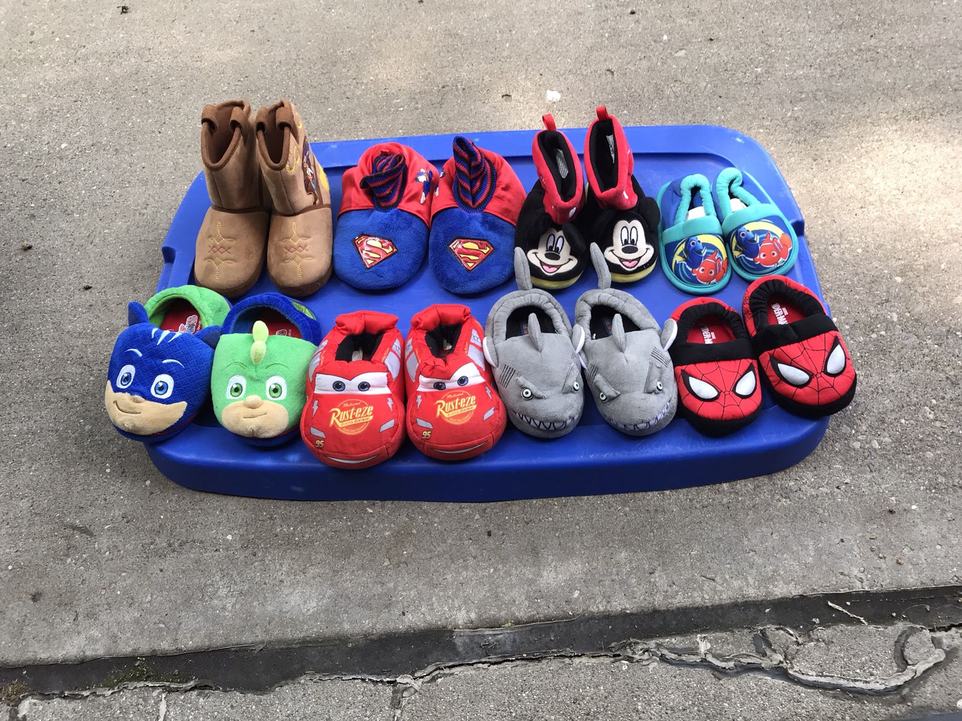 Gently Used Boys Shoes & Houseshoes Size 5-12