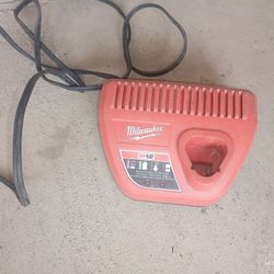 Milwaukee 12v Charger