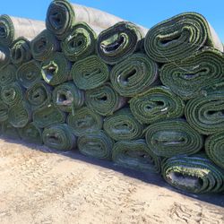 MOSTLY ALL GREEN USED ARTIFICIAL GRASS / SYNTHETIC GRASS