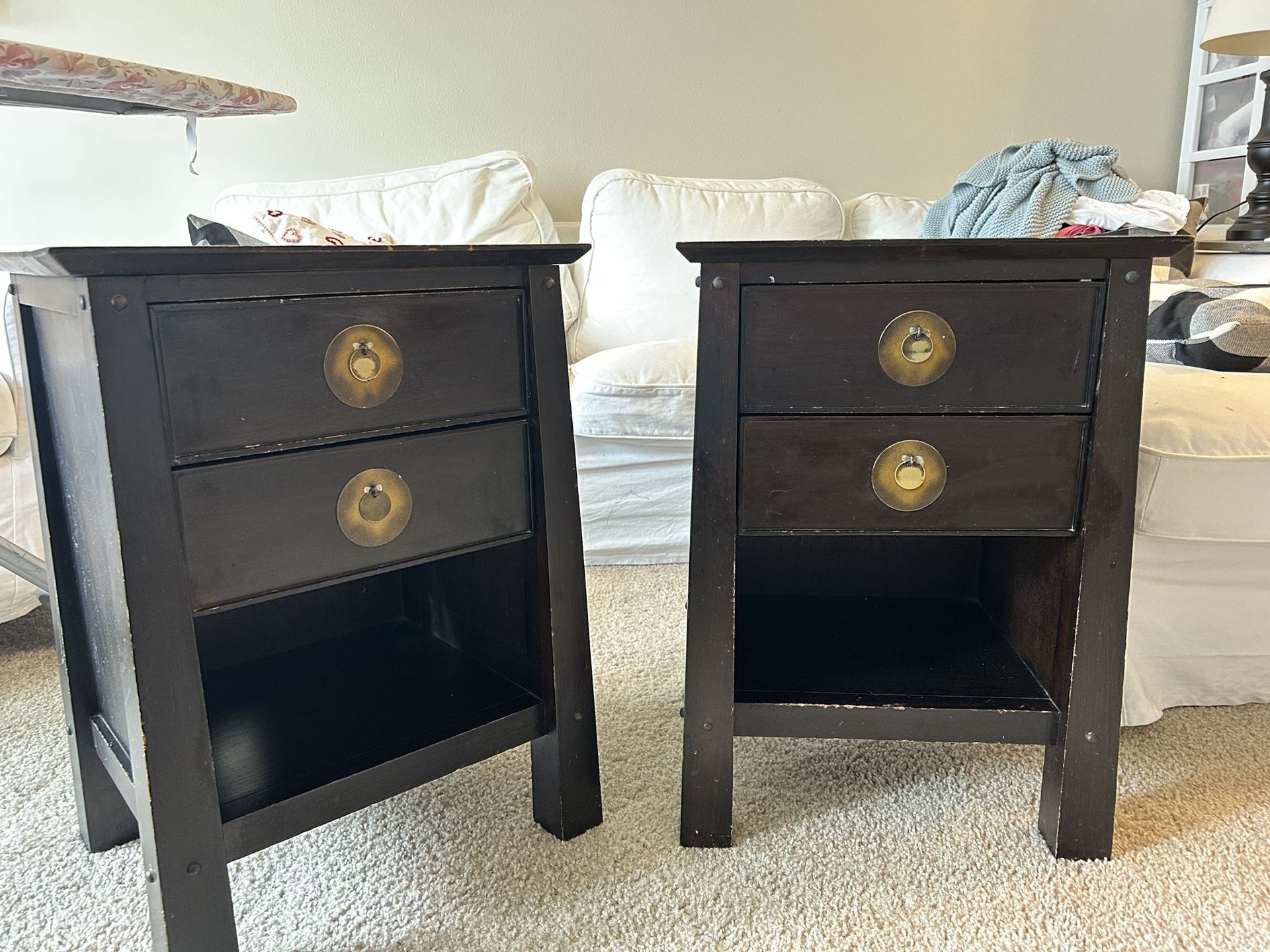 2 Night Stands