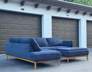 Sofa/Couch Sectional - Macy’s - Delivery Available 🚛