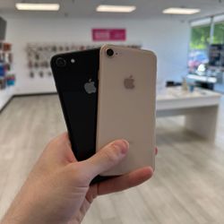 Unlocked iPhone 8 📱 – Compatible with All Carriers! Get Yours Today!