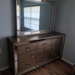 Bedroom set