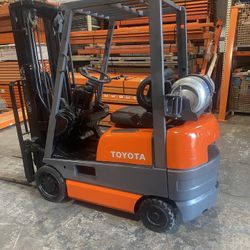 Toyota 3000lb Forklift 