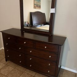 Bedroom Set. King size 