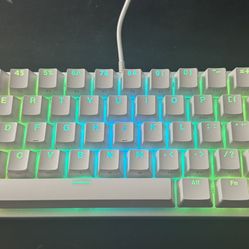 GLORIOUS GMMK2 KEY BOARD