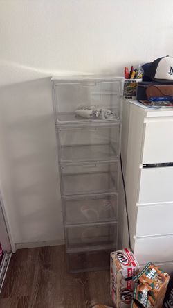 Clear shoe containers