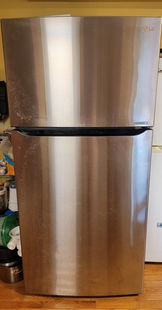 USED- LG 20.2-cu ft Top-Freezer Refrigerator ( Stainless Steel ) ENERGY STAR Certified