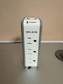 Belkin mini surge protector - 3 outlets and 2 usb